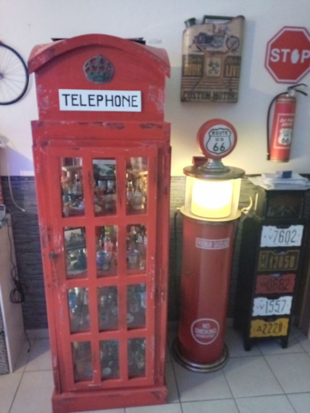 Meuble bois style cabine t&eacute;l&eacute;phonique anglaise Meubles