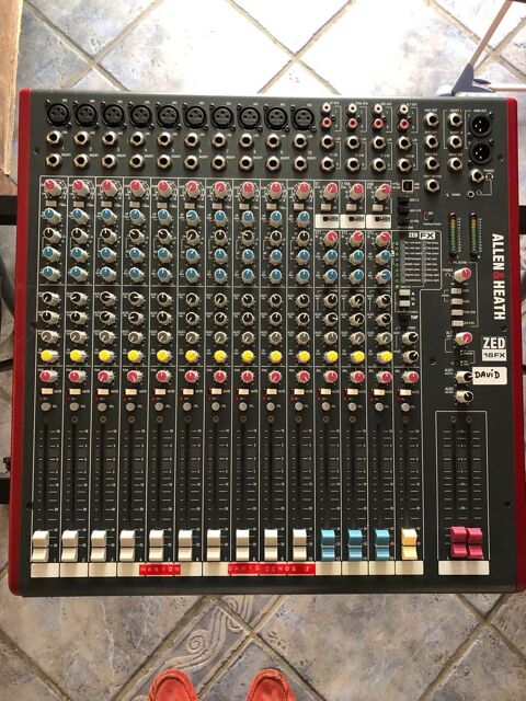 table de mixage Allen & Heath ZED-16FX 400 Montmirat (30)