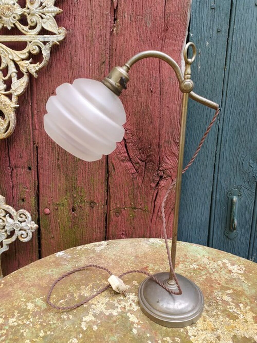 Ancienne Lampe de Bureau R&eacute;glable Globe Verre 
Décoration