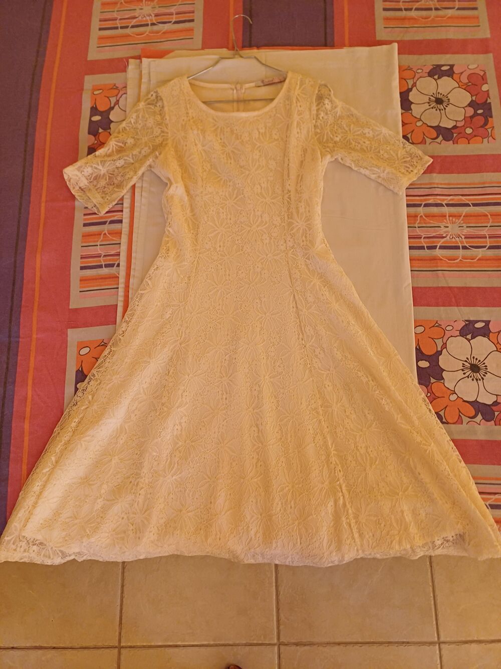 Robe dentelle de Paris Vêtements