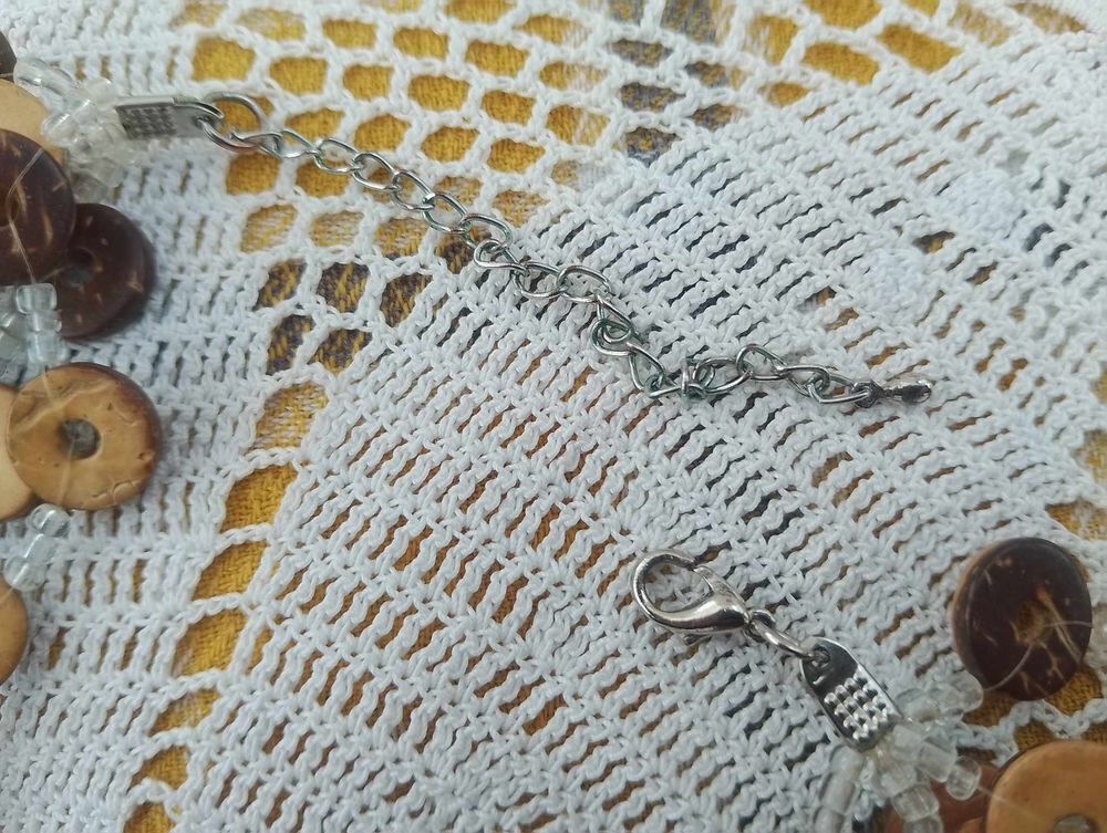 Collier Fantaisie 5 Rangs Perl&eacute;s dont forme " Boutons " Bijoux et montres