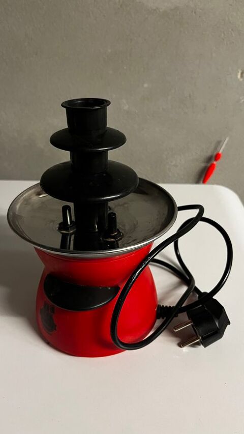 Fontaine � chocolat �lectrique  15 Saint-Jean-le-Vieux (01)