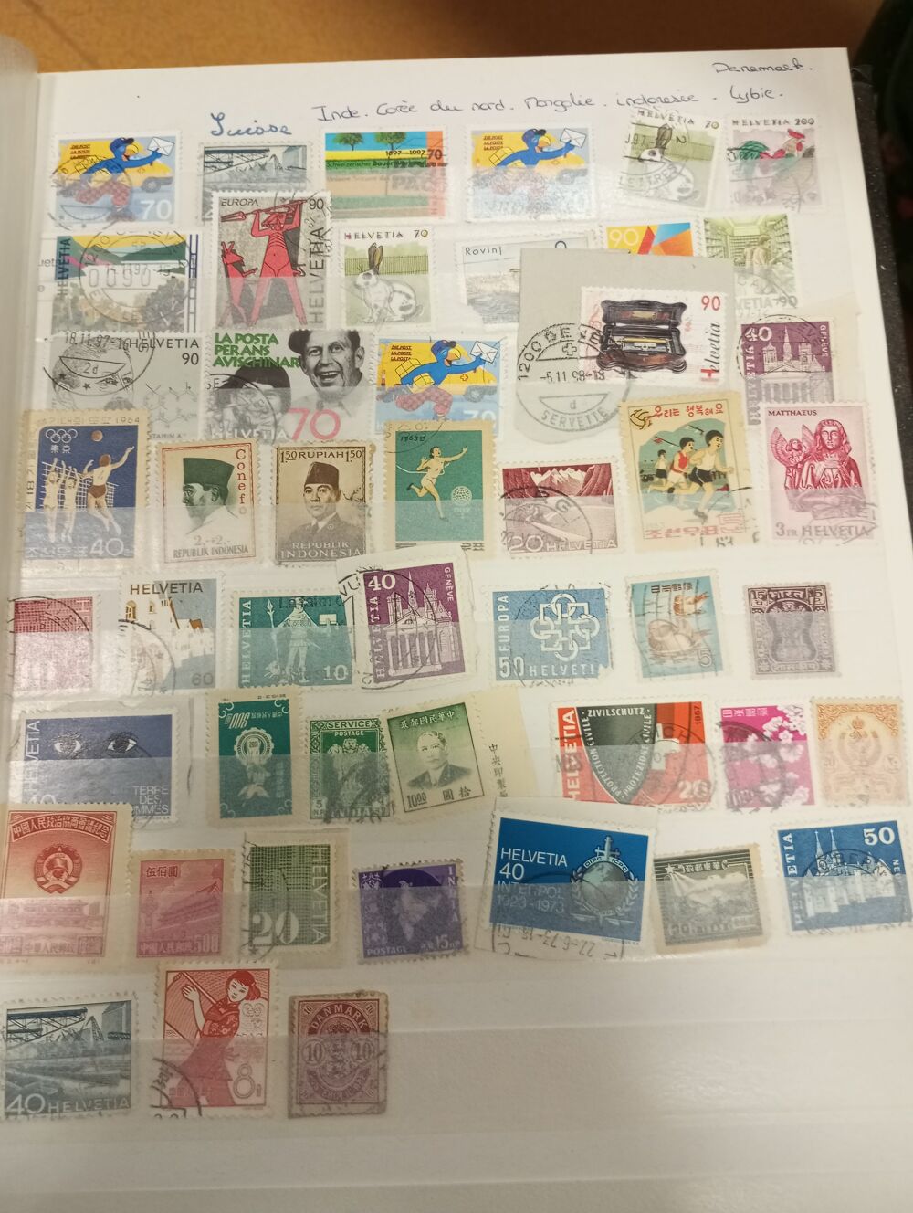 Collection de Timbres Internationaux Vari&eacute;s 