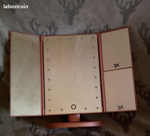 Miroir de maquillage LED et avec grossissement 10 Beauchamp (95)