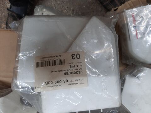 Angle de goulotte LEGRAND 150x35/50 Ref 010789 neuf 40 Villefontaine (38)