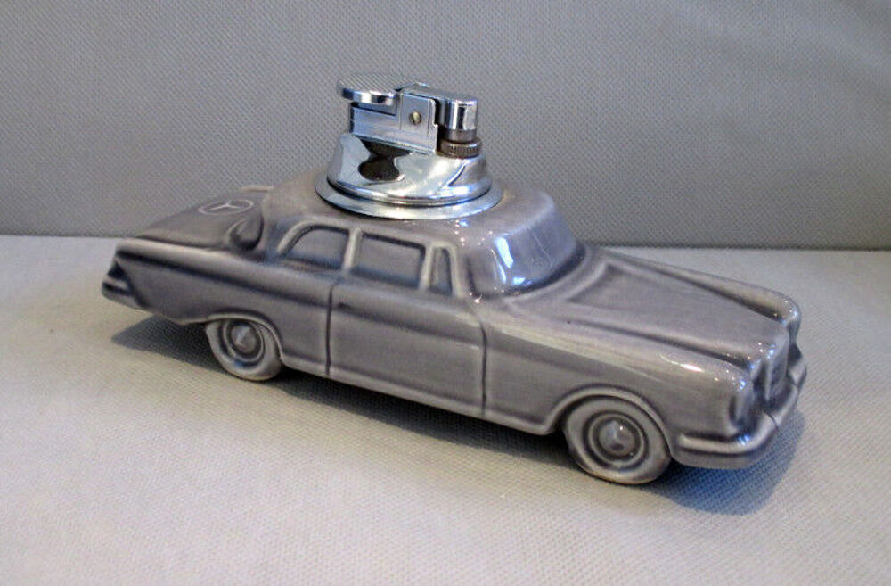 Cendriers / briquets Mercedes (2 mod&egrave;les) 