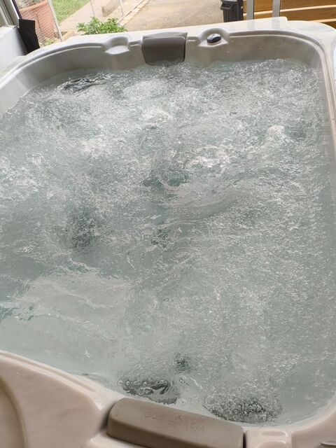 SPA de relaxation pour intérieur ou extérieur Tiercé (49)