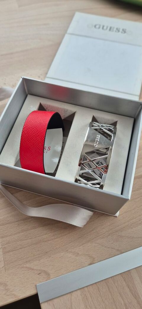 Bracelet Guess manchette 40 B�thune (62)
