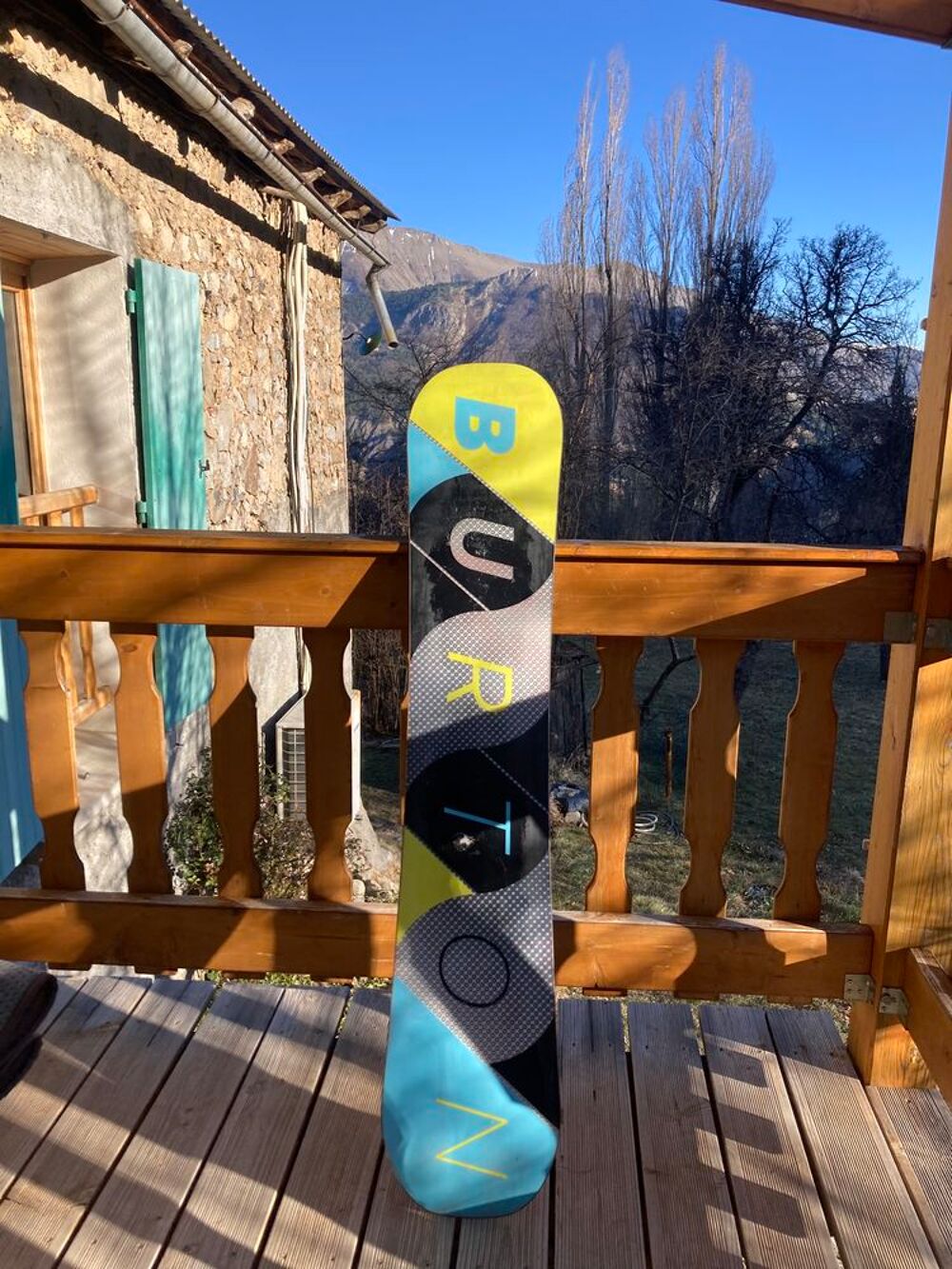 Snowboard Burton Flying V D&eacute;j&agrave; Vu en tr&egrave;s bon &eacute;tat Sports