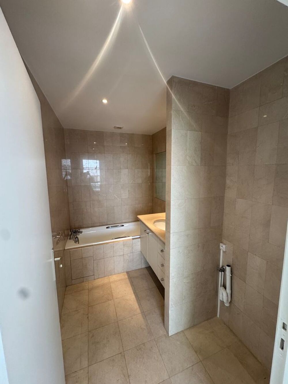 Vente Appartement Grand Studio 34 m² ? Standing ? Parking ? Cave Levallois-perret