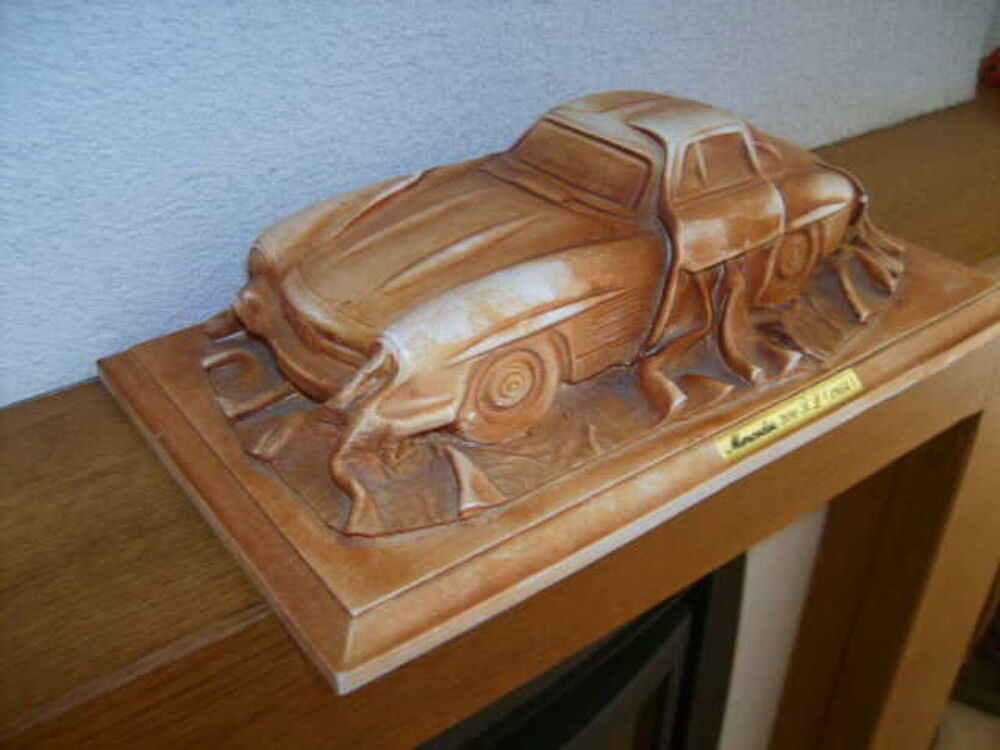 Statue pl&acirc;tre Mercedes-Benz 300SL 1954 sous b&acirc;che L.LAUGERAT Décoration