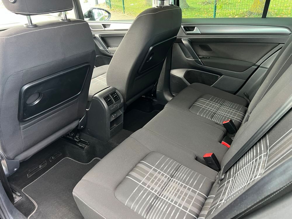 Golf Sportsvan 1.6 TDI 110 FAP BlueMotion Technology S&eacute;rie Sp&eacute;ciale Lounge 2015 occasion 78680 &Eacute;p&ocirc;ne
