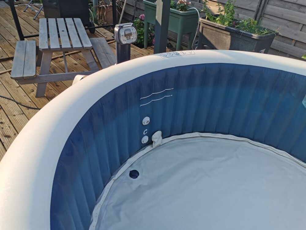 SPA INTEX 6 PLACES Jardin