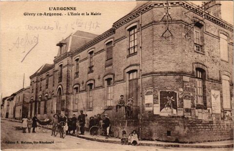 cpa du 51 - GIVRY-en-ARGONNE - L'École et la Mairie 4.3 Lucheux (80)