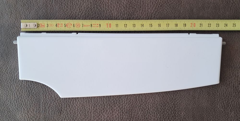 entr&eacute;e battant de bo&icirc;te aux lettres + porte nom + barillet 
Bricolage