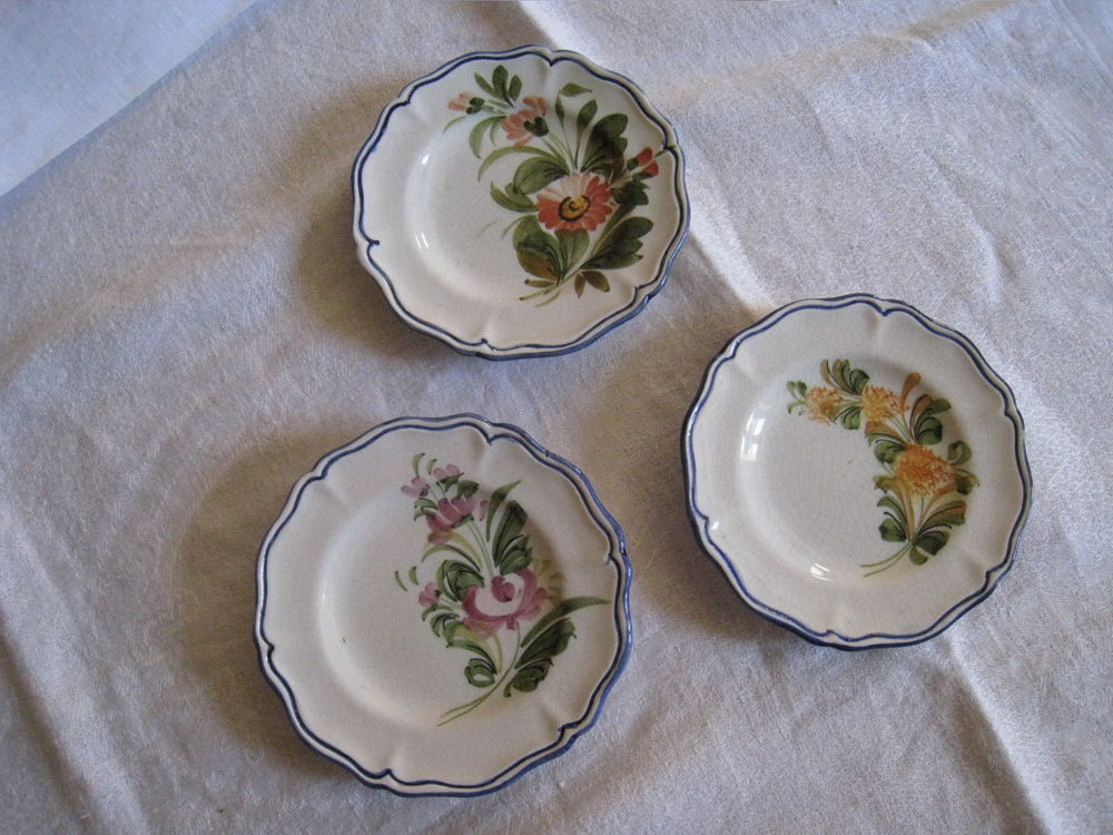 3 petites assiettes d&eacute;coratives fleurs Décoration