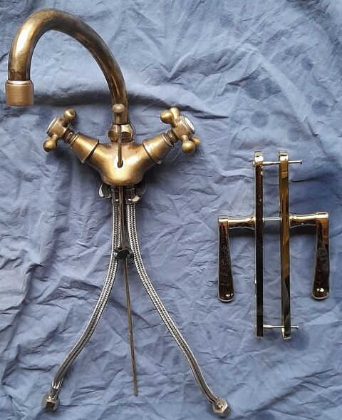 Mitigeur retro, poign�es de porte 25 Ch�teau-Gontier (53)