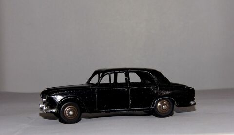 Dinky toys PEUGEOT 403 noire MECCANO 24B voiture collection vintage jouet ancien 40 Dunkerque (59)
