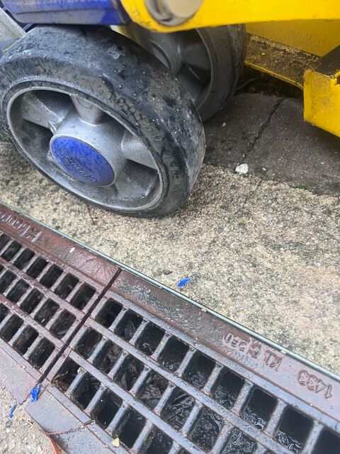 de 2023, très bon état Transpalette de 2023, très bon état 215 44230 Saint-sbastien-sur-loire