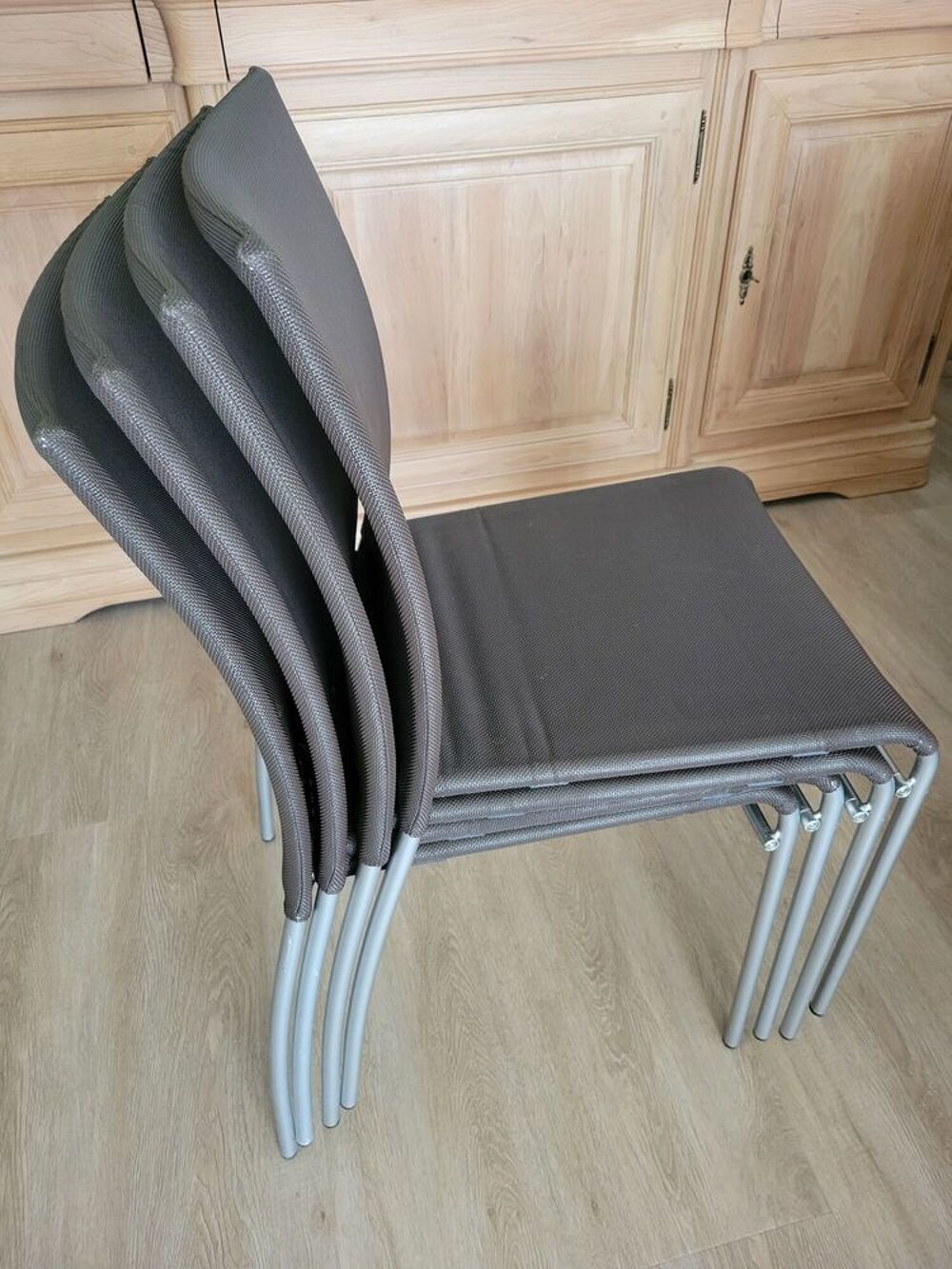 Lot de 4 chaises de cuisine en tr&egrave;s bon &eacute;tat Meubles