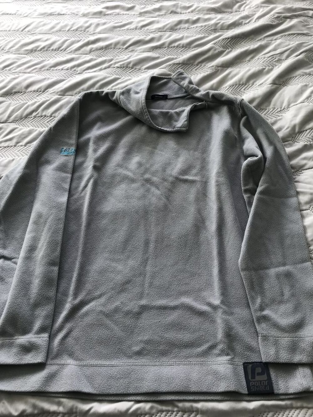 Pull maille polaire GRIS fermeture sur l'&eacute;paule 38 ou 16 a Vêtements