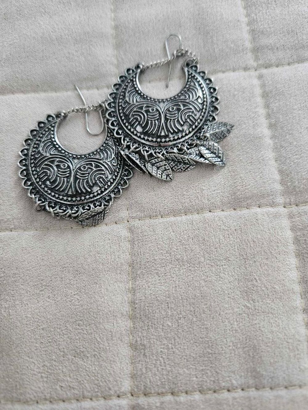 boucle d'oreille Bijoux et montres