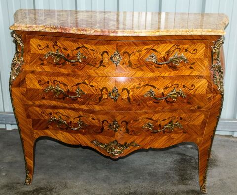 Commode en marqueterie 1450 Angers (49)