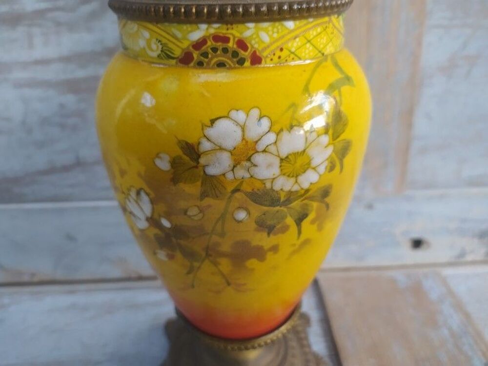 Lampe P&eacute;trole Fa&iuml;ence de Kutani Laiton Bronze Japon XIX&egrave;me 