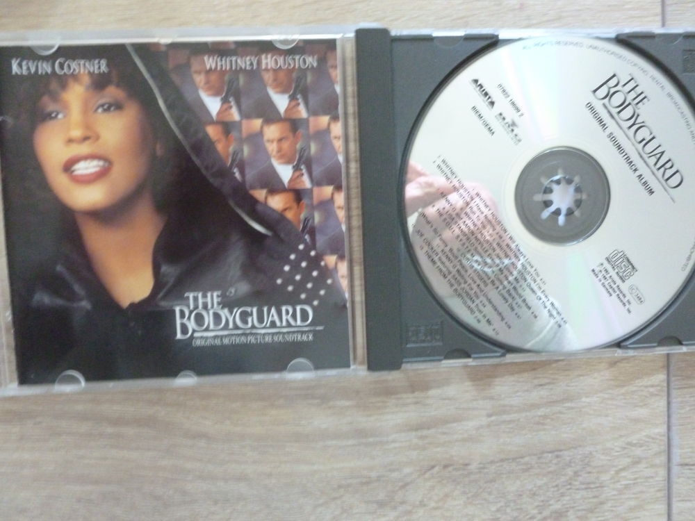 CELINE DION . 7 CD + 1 DVD + 1CD WHITNEY HOUSTON CD et vinyles