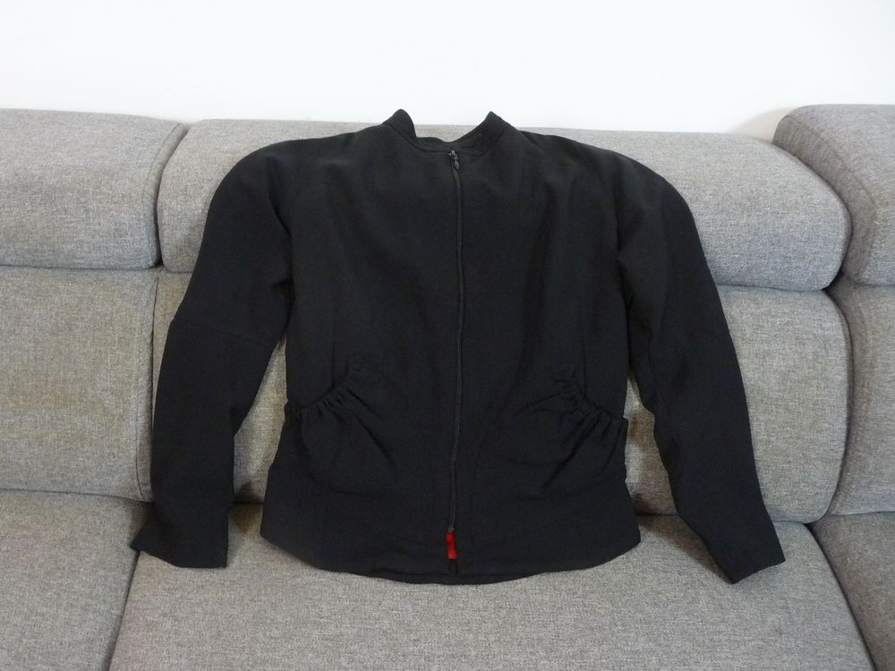 Veste El&eacute;gante Courte Cintr&eacute;e Noir- Taille 36- Ralph Kemp Vêtements