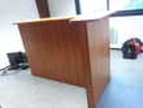 tr&egrave;s belle banque d accueil avec bureau incorpore en bois Meubles