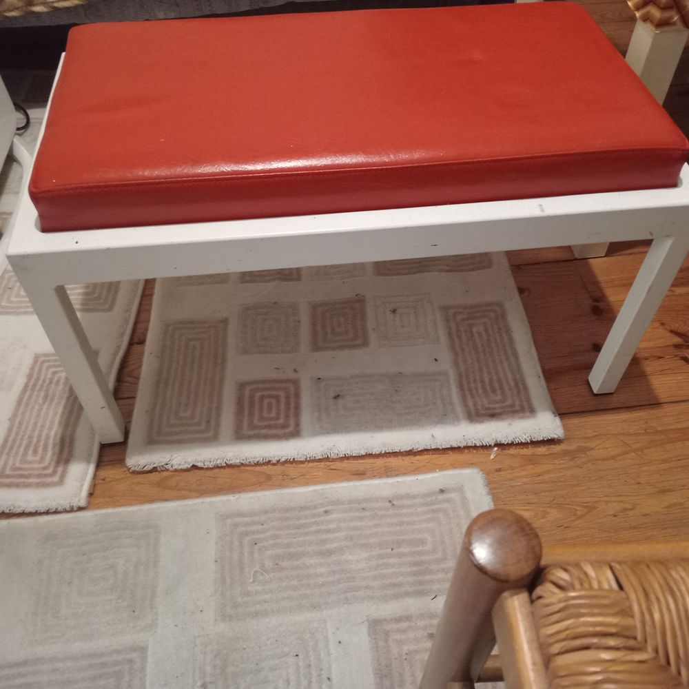 Banc Repose pied 
Meubles