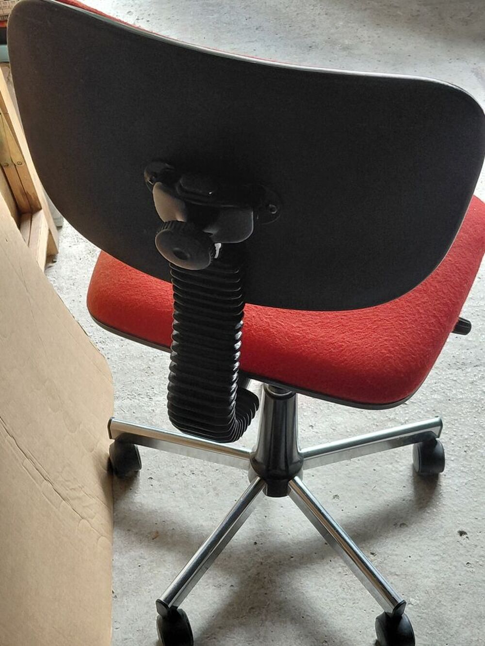 Petit siege/ fauteuil de bureau ergonomique, etat neuf. Meubles