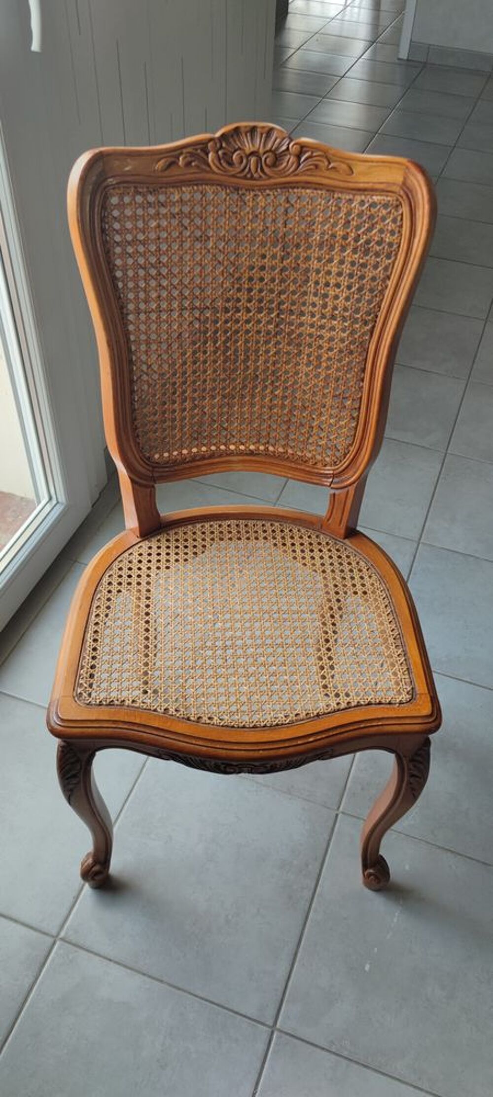 Salle &agrave; manger
Meubles