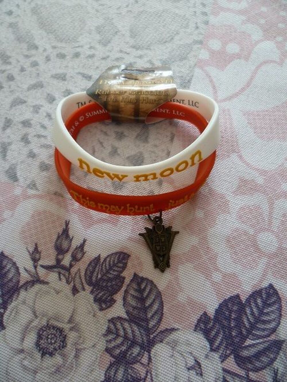 Bracelet twilight cullen cin&eacute;ma film volturi vampi Bijoux et montres
