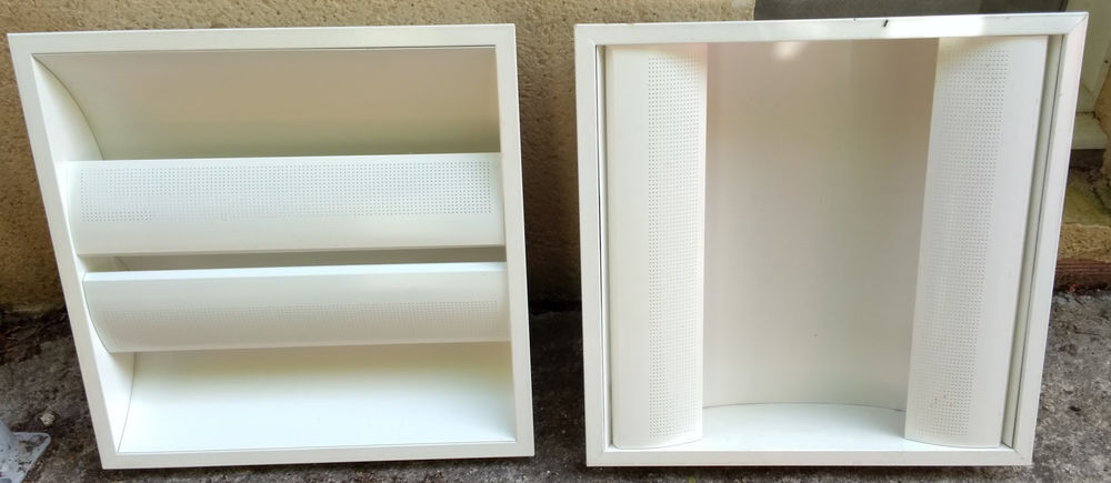 Luminaires blancs 60x60 tr&eacute;s bon &eacute;tat de marche. Electroménager