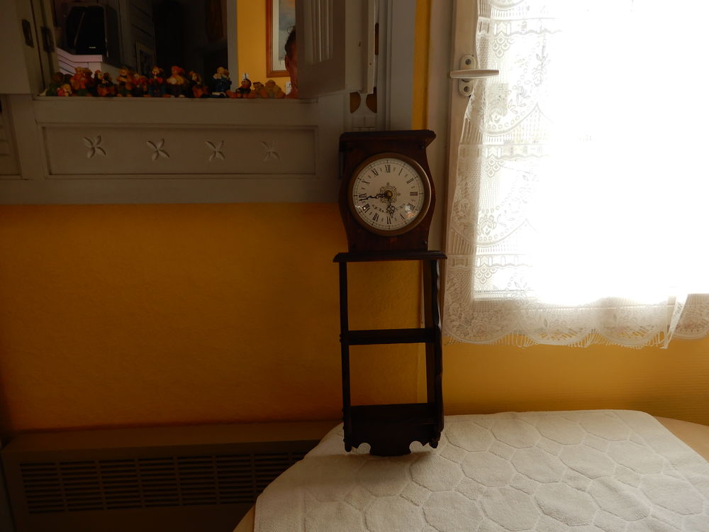 PENDULE EN BOIS Décoration