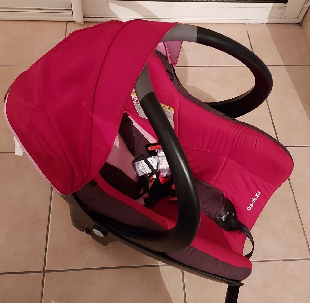 Poussette trio avec si&egrave;ge auto Puériculture