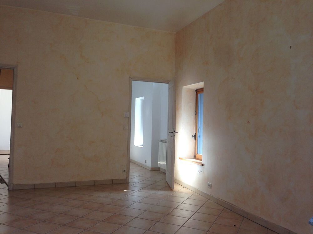 Location Appartement Gd T2 rénové,clim, petite terrasse, calme,quartier belllevue Carcassonne