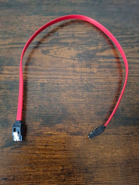 Cable SATA II/III type L avec clip métal F/F 0,5 m droit TBE 1 La Chapelle-Saint-Luc (10)