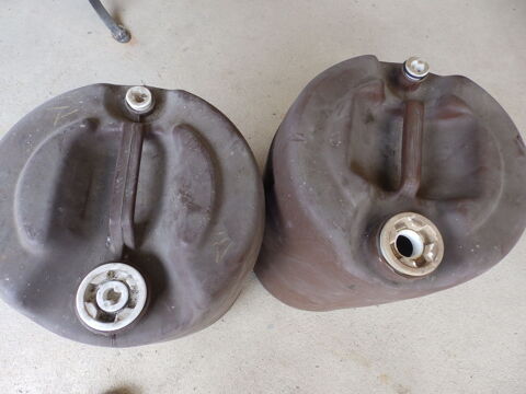 2 tonneaux plastique 5 Pagny-sur-Meuse (55)