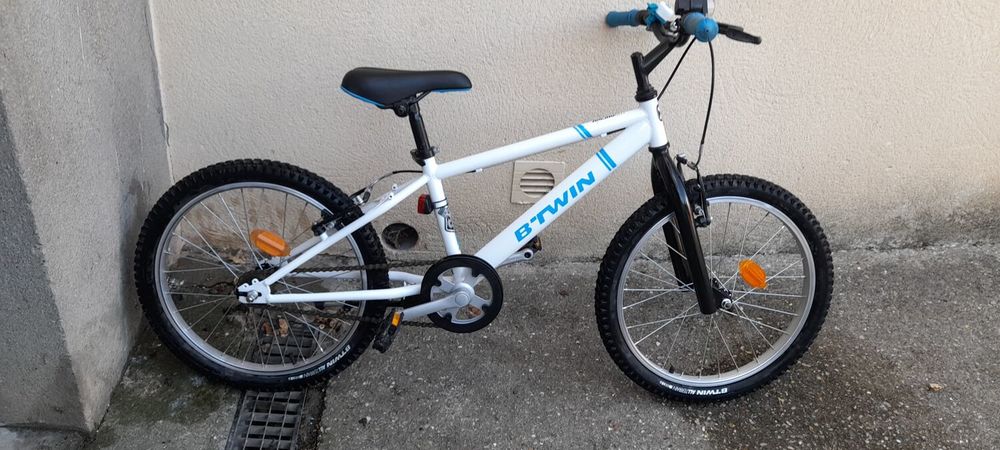 V&eacute;lo Btwin Racing Boy 300 Vélos