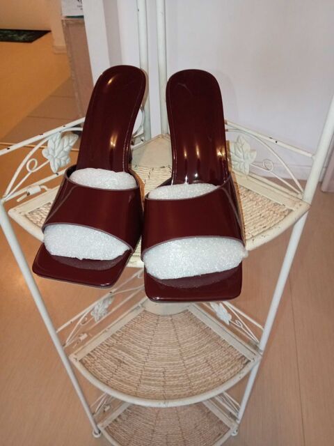 , chaussures marron caf� � talons pour femme neuf jamais utilis� taille 37 pour �v�nement. 10 Saint-Germain-l�s-Arpajon (91)