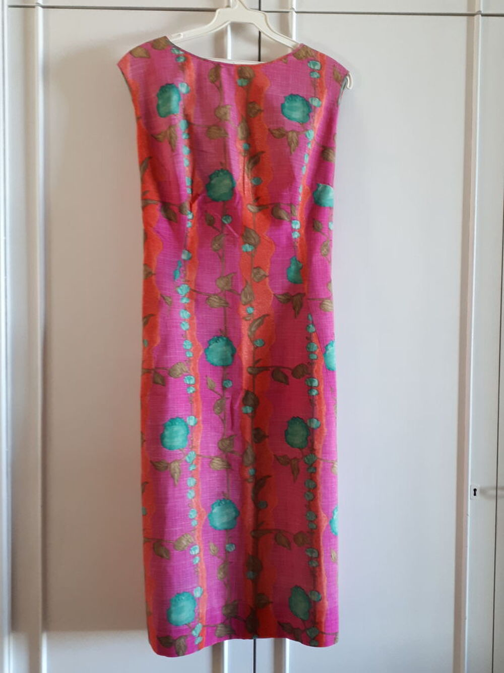 Jolie robe fond fuschia - 38/40 - TBE Vêtements