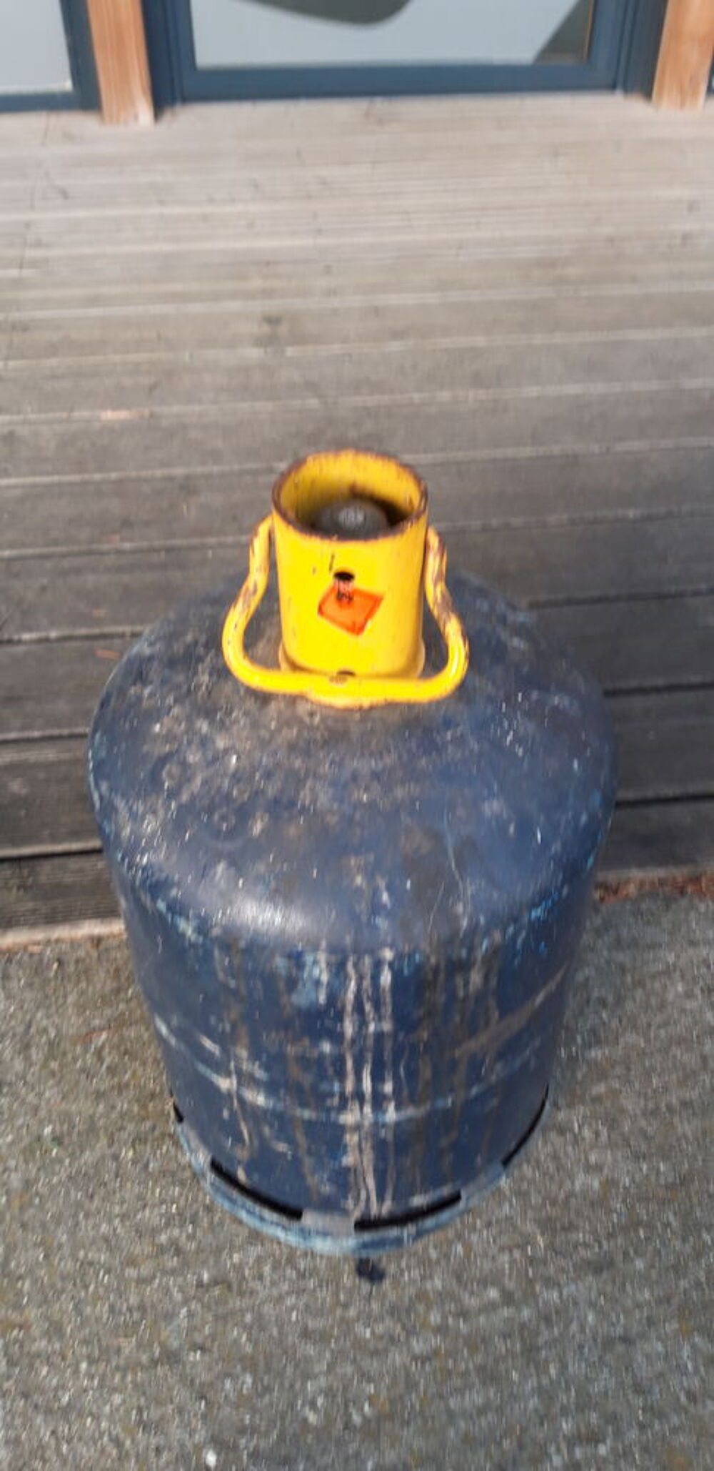 Bouteille de gaz moiti&eacute; pleine Bricolage