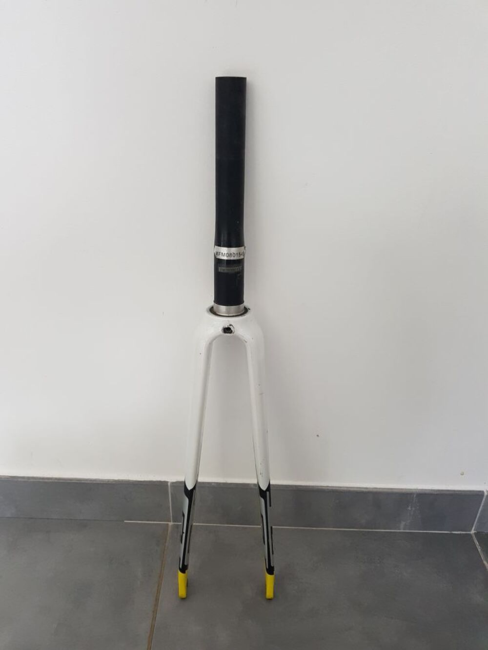 V&eacute;lo route GT carbone monobloque Vlos