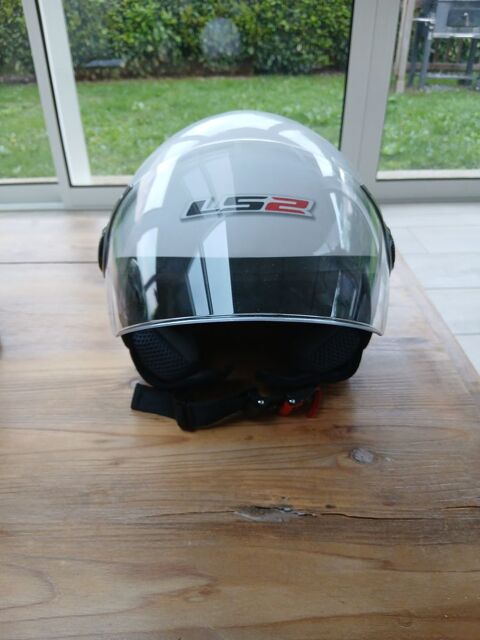 Casque et gants de moto 40 Romagnieu (38)