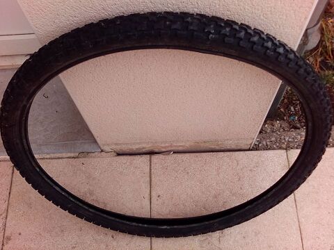 Pneu v�lo 15 Villiers-Charlemagne (53)