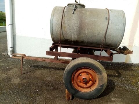 Tonne a eau 600 litres 220 Montrevault (49)