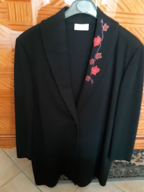 Veste Mary West taille 40/42 28 Saint-Quentin (02)